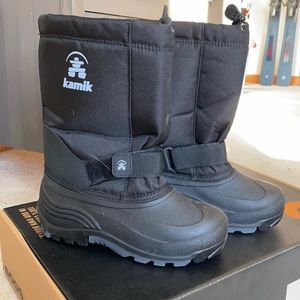 Kamik Youth Boots Size 6